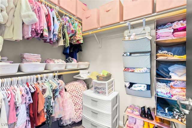 8973 Vista Pines Street, Las Vegas, NV 89178