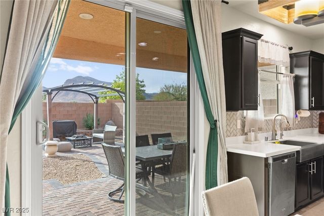 8973 Vista Pines Street, Las Vegas, NV 89178