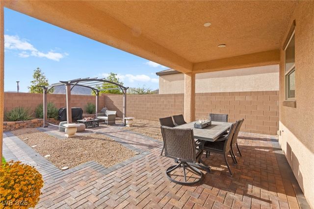 8973 Vista Pines Street, Las Vegas, NV 89178