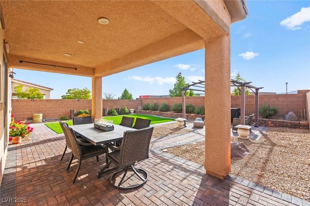 8973 Vista Pines Street, Las Vegas, NV 89178