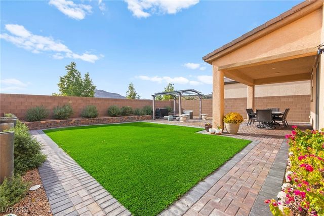 8973 Vista Pines Street, Las Vegas, NV 89178