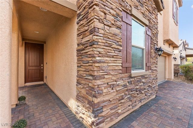 8973 Vista Pines Street, Las Vegas, NV 89178