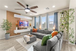 8973 Vista Pines Street, Las Vegas, NV 89178