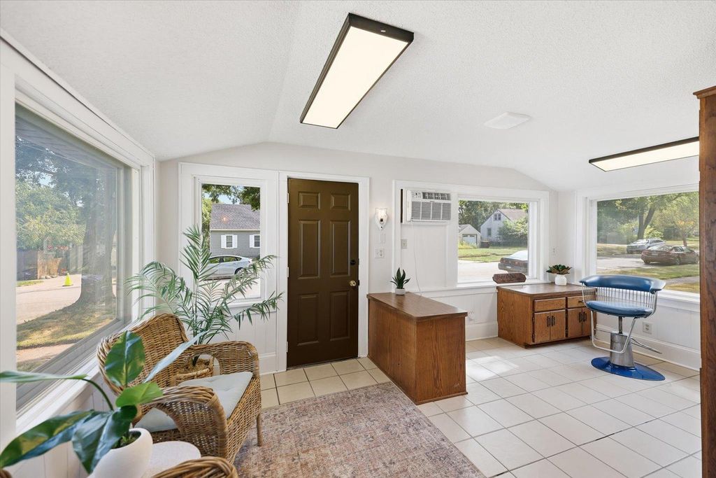 1015 Kruse Street, West Saint Paul, MN 55118 — photo 4