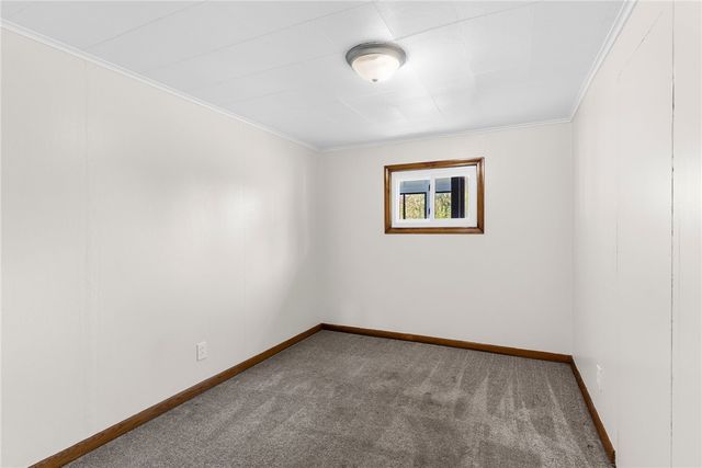 2206 Carolyn St, Hermitage, PA 16148