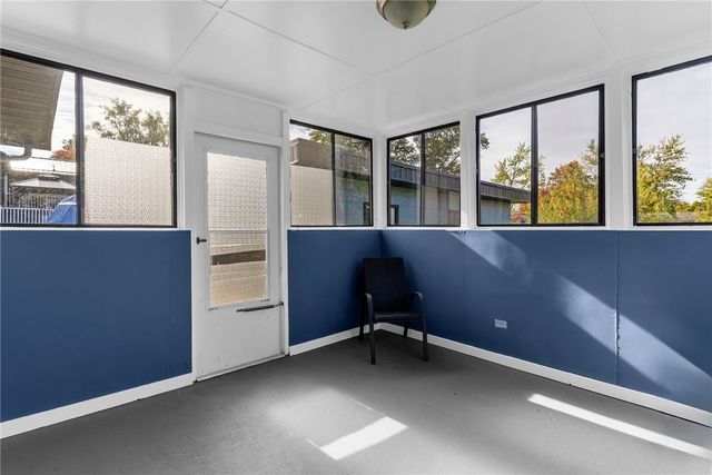 2206 Carolyn St, Hermitage, PA 16148