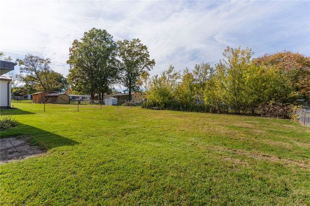 2206 Carolyn St, Hermitage, PA 16148