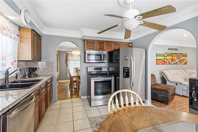 13013 Corrington Avenue, Grandview, MO 64030