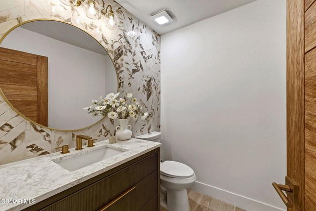 5525 Parkmor Road, Calabasas, CA 91302