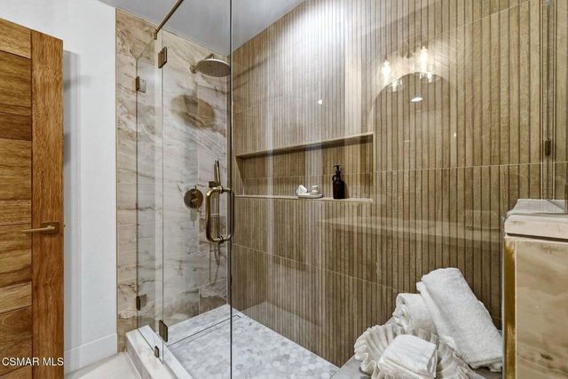 5525 Parkmor Road, Calabasas, CA 91302