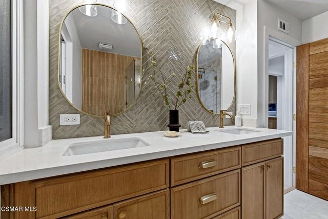 5525 Parkmor Road, Calabasas, CA 91302