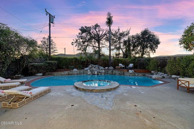 5525 Parkmor Road, Calabasas, CA 91302