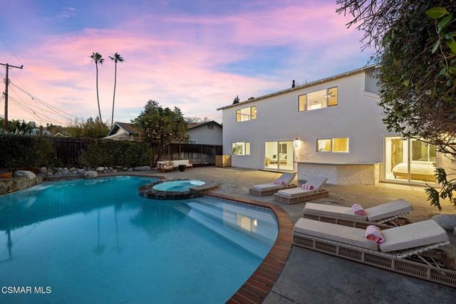 5525 Parkmor Road, Calabasas, CA 91302