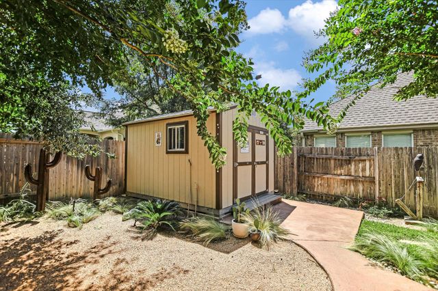 500 Victoria DR, Cedar Park, TX 78613