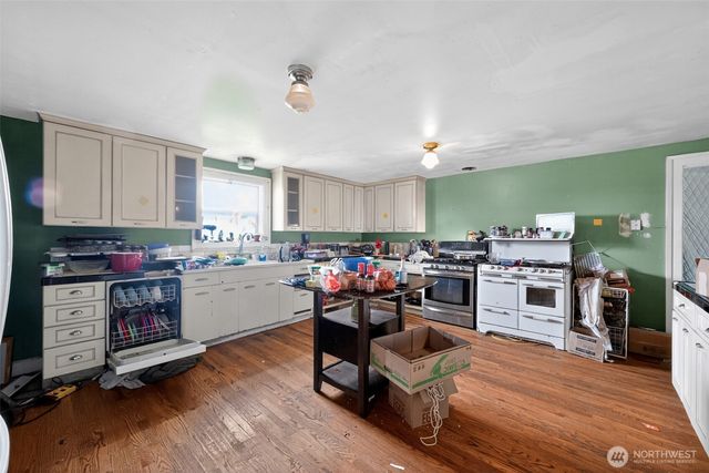 9801 Lenhart Road, Sumas, WA 98295