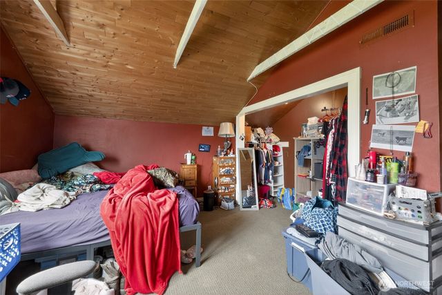 9801 Lenhart Road, Sumas, WA 98295