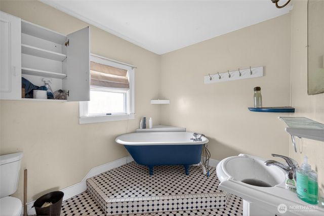 9801 Lenhart Road, Sumas, WA 98295