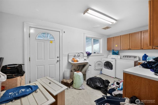 9801 Lenhart Road, Sumas, WA 98295