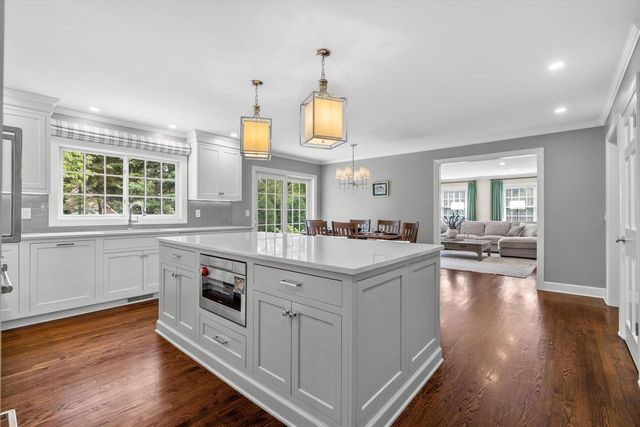 11 Redwood COURT, Wind Point, WI 53402
