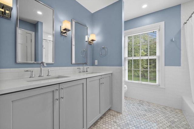 11 Redwood COURT, Wind Point, WI 53402