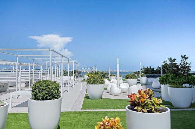 770 Claughton Island Dr PH-15, Miami, FL 33131