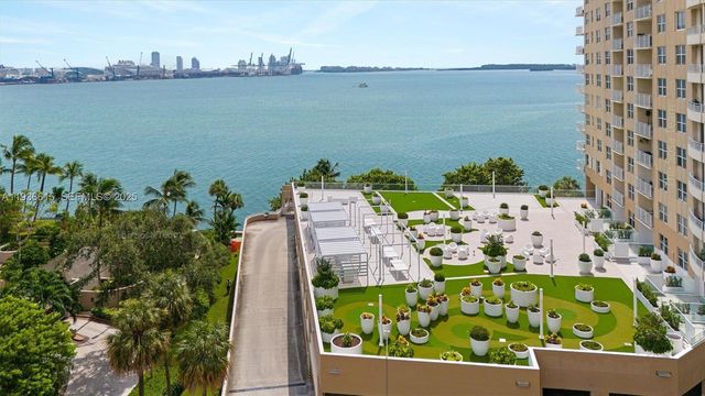 770 Claughton Island Dr PH-15, Miami, FL 33131