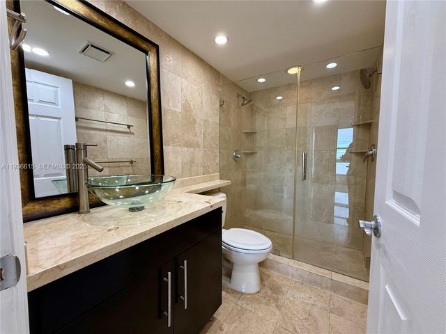 770 Claughton Island Dr PH-15, Miami, FL 33131