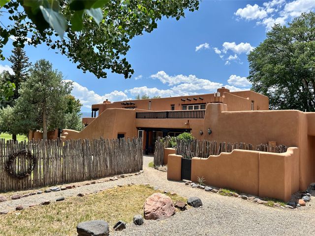 Rancho de Abiquiu, Abiquiu, NM 87510