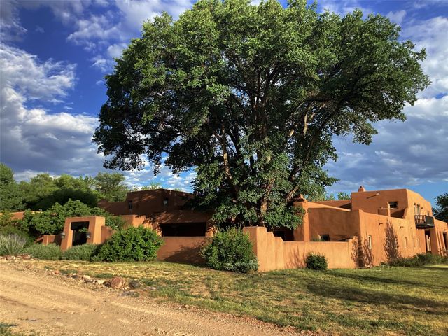Rancho de Abiquiu, Abiquiu, NM 87510