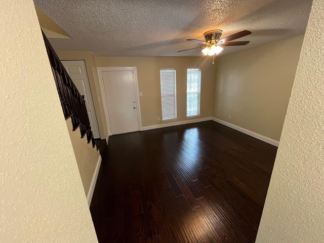 6416 Bankside Drive 42, Houston, TX 77096