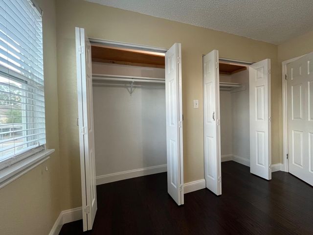 6416 Bankside Drive 42, Houston, TX 77096