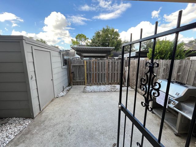 6416 Bankside Drive 42, Houston, TX 77096