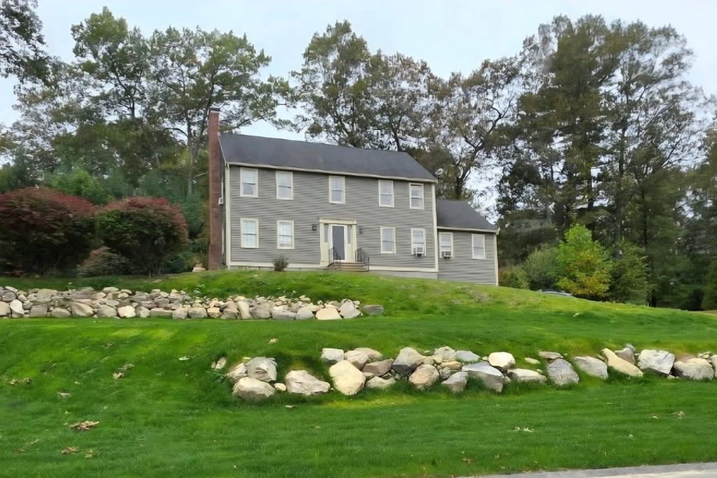 87 Wesson Ter, Northborough, MA 01532