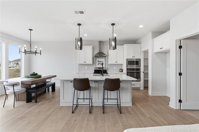 16729 Pinehurst Drive, Basehor, KS 66007