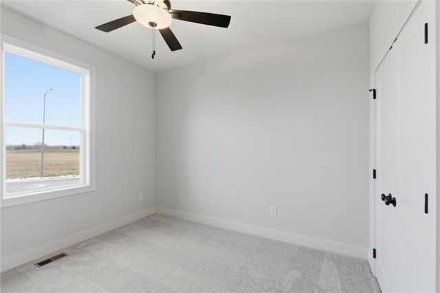 16729 Pinehurst Drive, Basehor, KS 66007