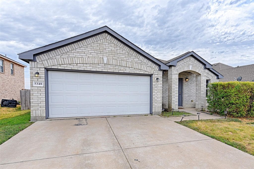 5348 Cameron Drive, Grand Prairie, TX 75052