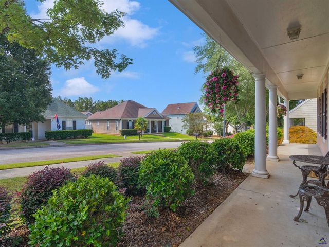 602 Brookwater Drive, Stockbridge, GA 30281