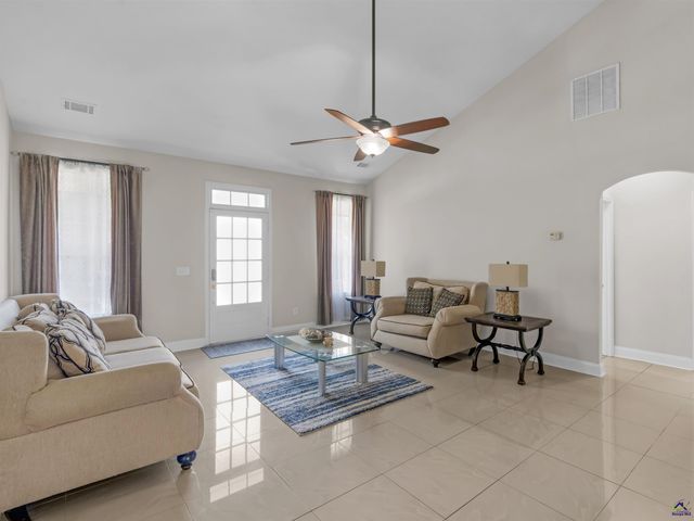 602 Brookwater Drive, Stockbridge, GA 30281