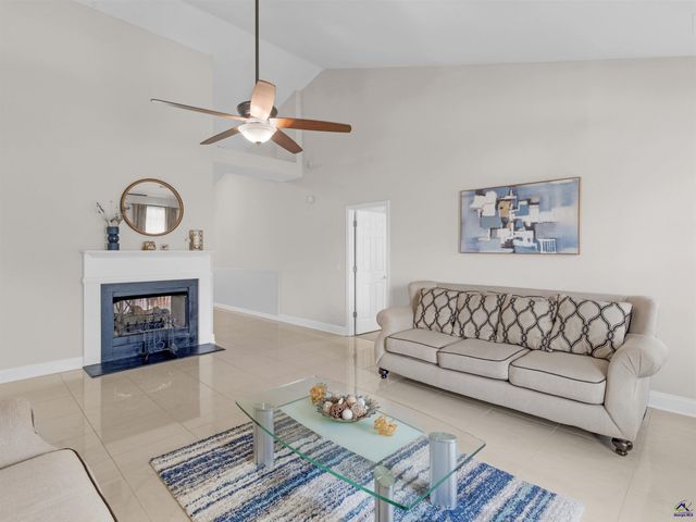 602 Brookwater Drive, Stockbridge, GA 30281