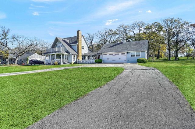 123 Pontiac Drive, Lake Kiowa, TX 76240