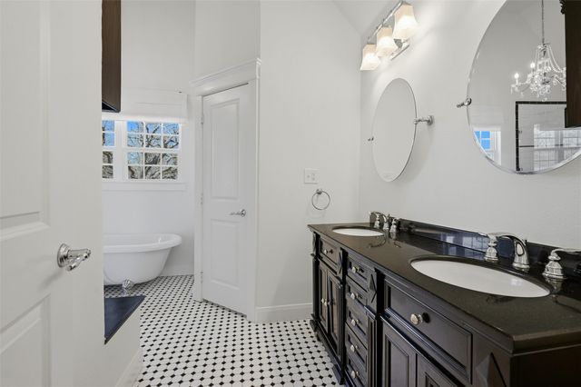 123 Pontiac Drive, Lake Kiowa, TX 76240