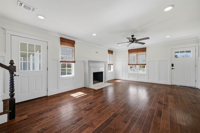 123 Pontiac Drive, Lake Kiowa, TX 76240