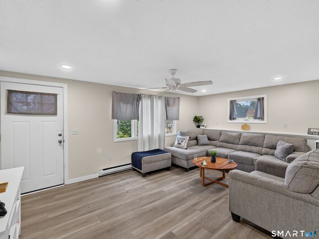17 Grove Street, New London, CT 06320