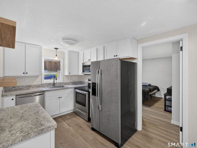 17 Grove Street, New London, CT 06320