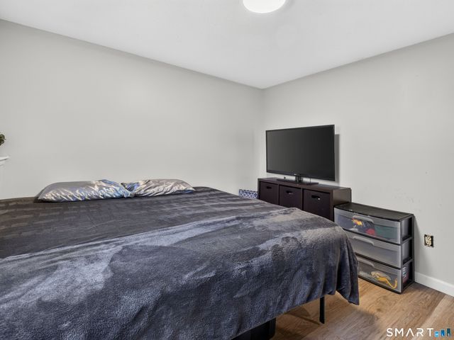 17 Grove Street, New London, CT 06320