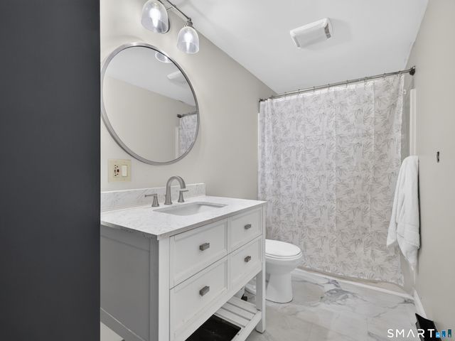 17 Grove Street, New London, CT 06320