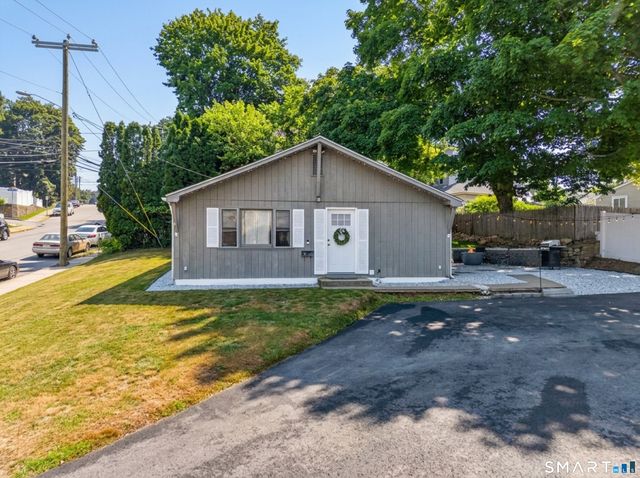 17 Grove Street, New London, CT 06320