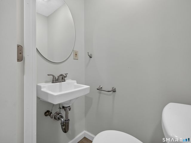 17 Grove Street, New London, CT 06320