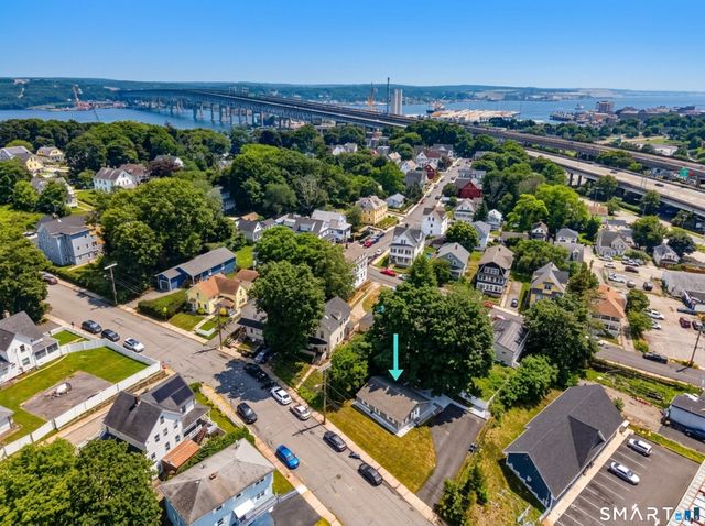 17 Grove Street, New London, CT 06320