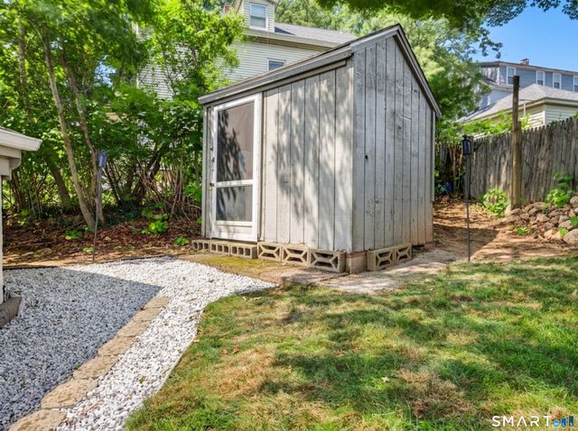 17 Grove Street, New London, CT 06320
